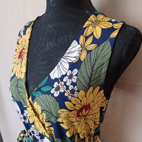 F21 Floral Print Dress - Picture 2 of 13